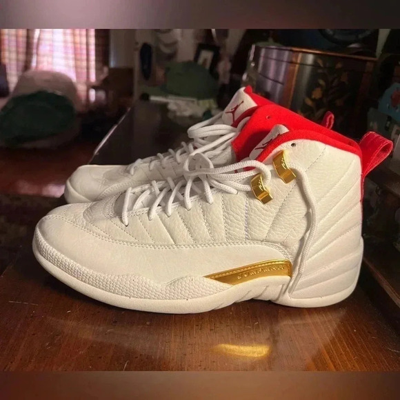 Jordan 12 Retro FIBA 2019 Men’s 7/ Women’s 8.5